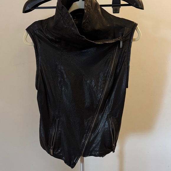 Elegant  Black Leather Women's Jacket - Picture 7 of 10